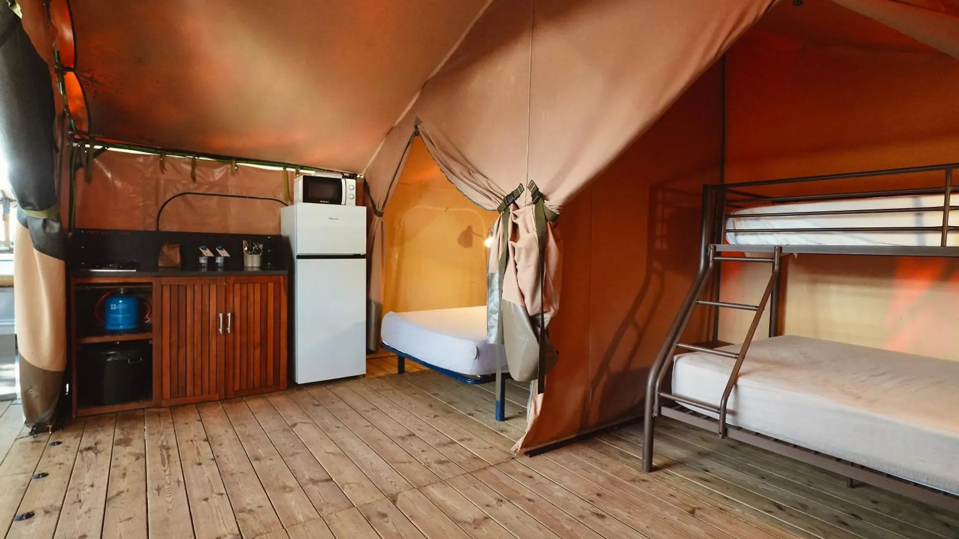 Camping 3 Estrellas Gava Campsite