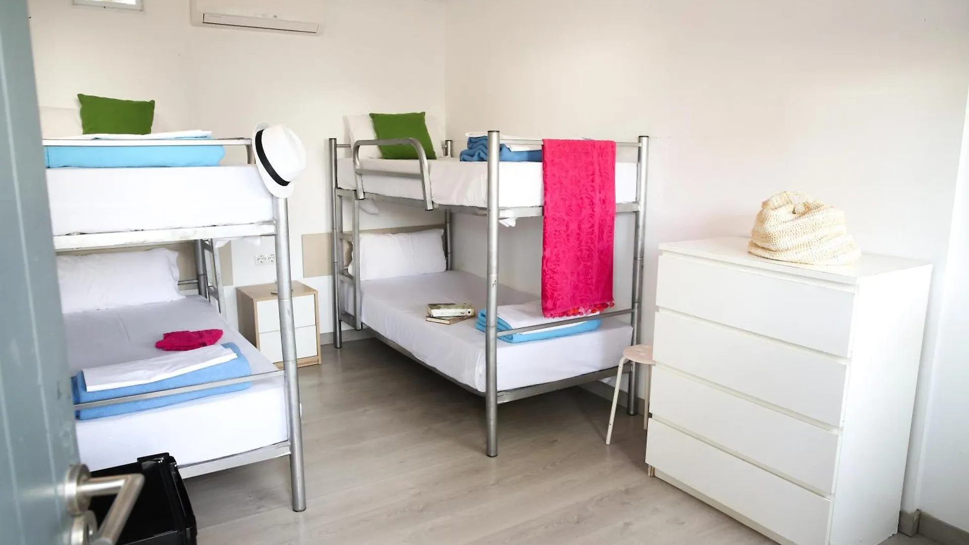 Camping 3 Estrellas Gavà Kamp alanı