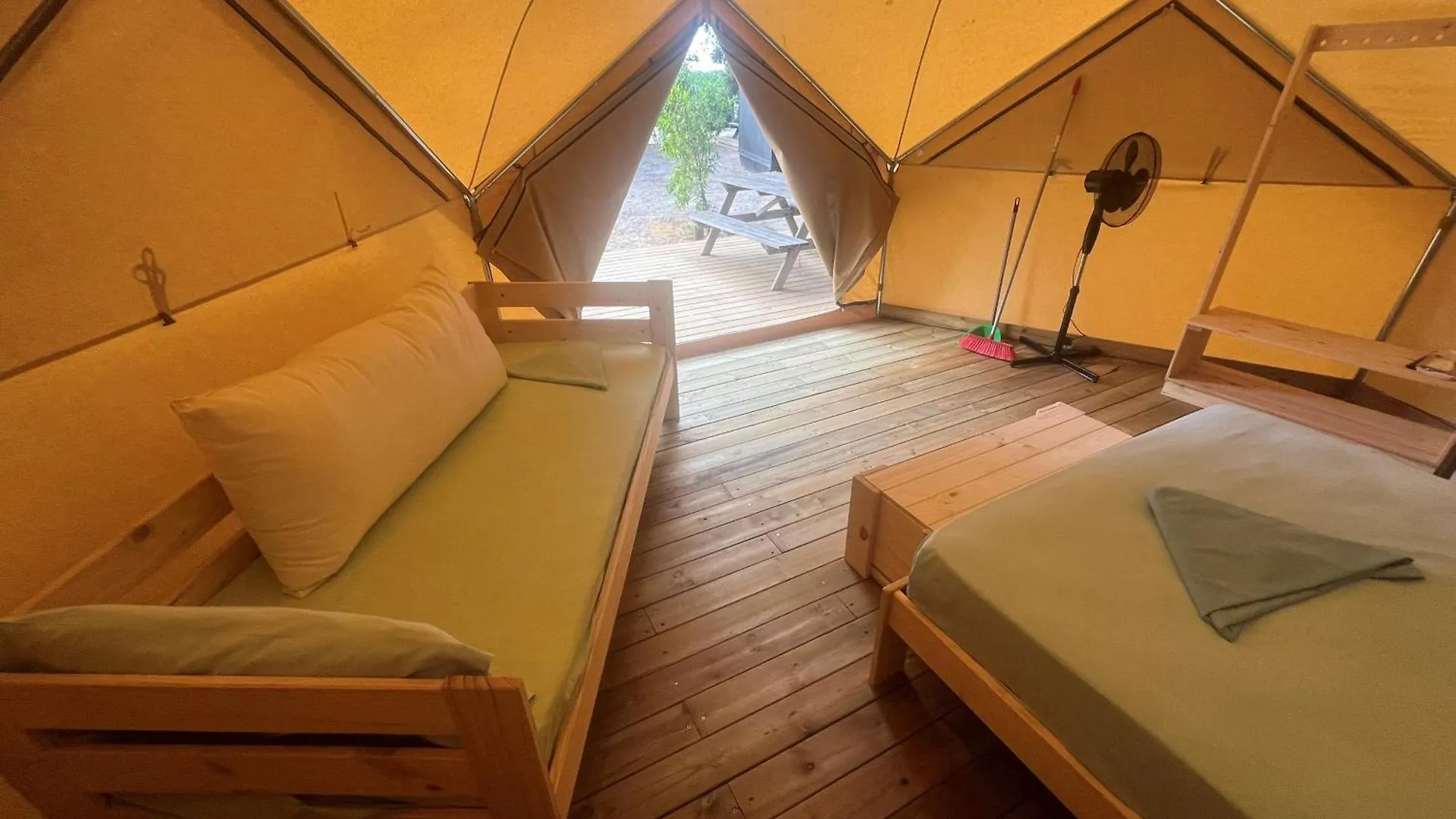 Camping 3 Estrellas Gavà